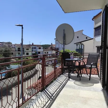 Intrade Trsine Pet Friendly Apartment Vrsar